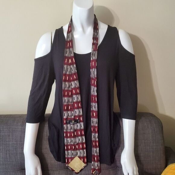 Valerio Garati Red, Gray, Black, & Cream Silk Tie - Picture 4 of 5